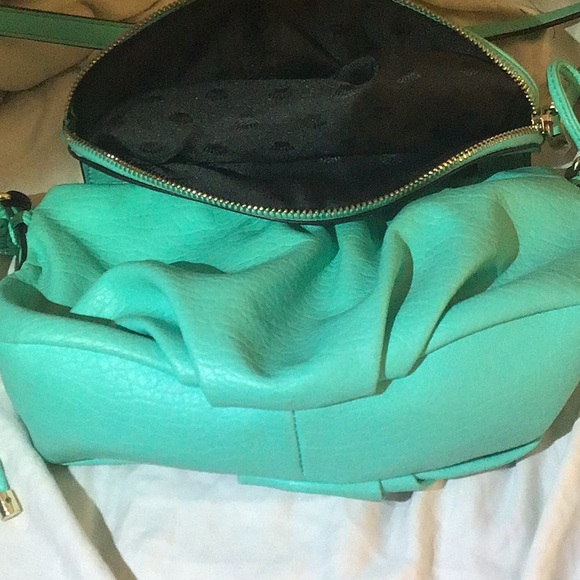 I love this Juicy Couture purse! Teal color - Picture 5 of 8